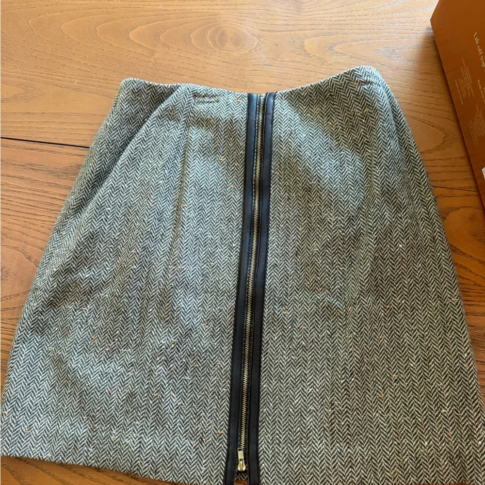 Y2K Cache Tweed Herringbone Mini Skirt‎ Leather Zipper Size 8